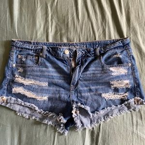 AMERICAN EAGLE TOMGIRL SHORTIE - size 14